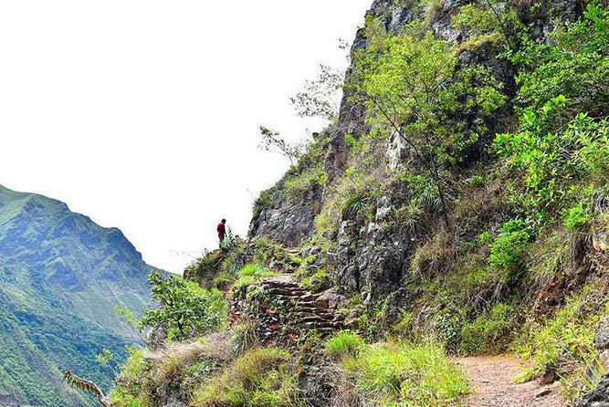 07 Day: Inca Jungle Adventure with Mountain Bike, Rafting, Zipline & Trek - Day 5: The final walk toward Aguas Calientes