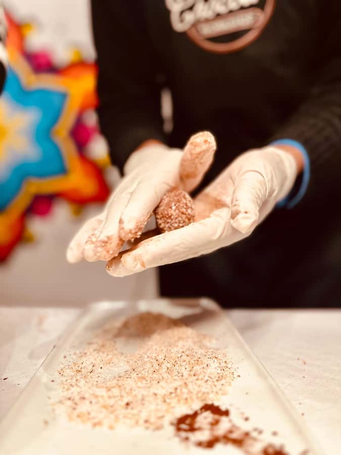 1.5h Cusco Chocolate Workshop - Truffles & Hot Chocolate - The first lesson: from cacao to truffle mixture