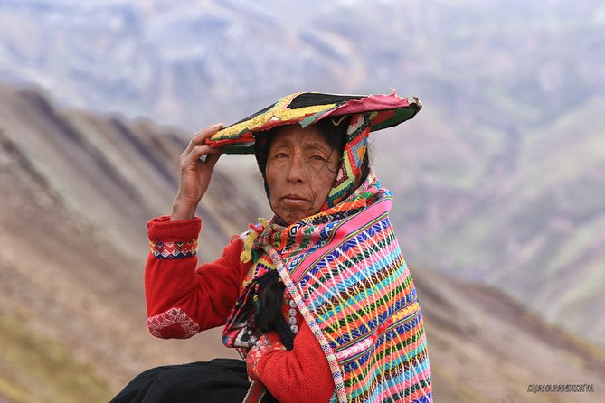 1 Day Tour to Palccoyo (Alternative Rainbow Mtn) from Cusco, Peru - What the short walk is really like