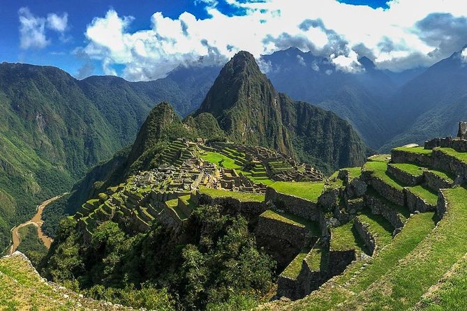 2 Day Hiking Short Inca Trail to Machu Picchu - Kilometer 104 to Wiñay Wayna