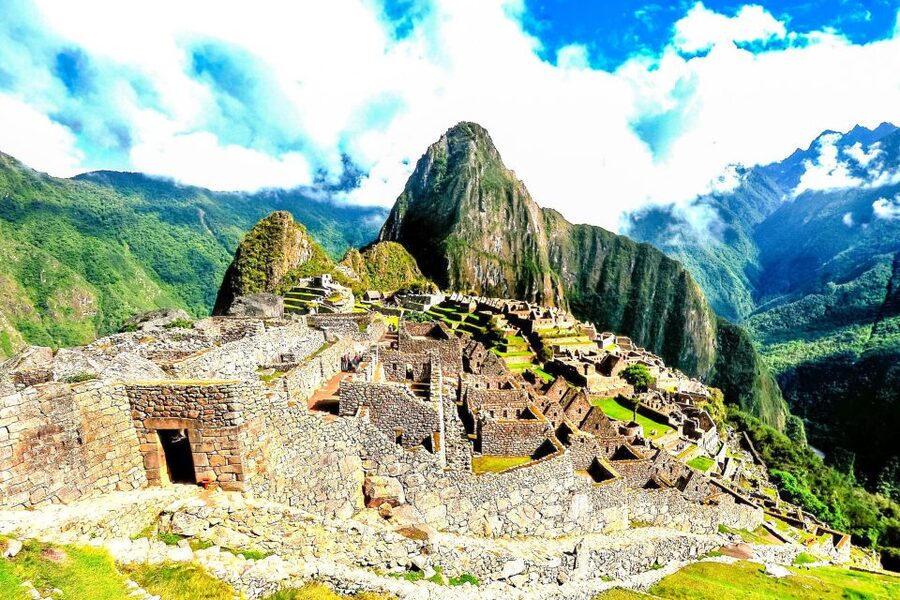 2-Day Inca Trail Hike to Machu Picchu & Panoramic Train - Exploring Machu Picchu with a guide