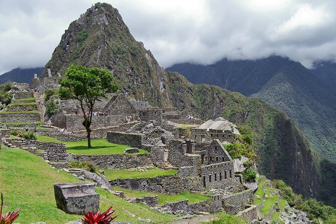 2-Day Sacred Valley & Machu Picchu Tour by Train from Cusco - Machu Picchu: a guided circuit and time to look around