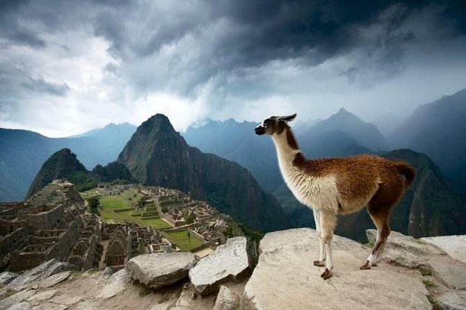 2-Day Short Inca Trail to Machu Picchu - Wiñay Wayna and the waterfall route