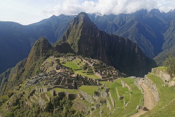 2-Day Tour in Sacred Valley and Machu Picchu from Cusco - Pisac early in the morning