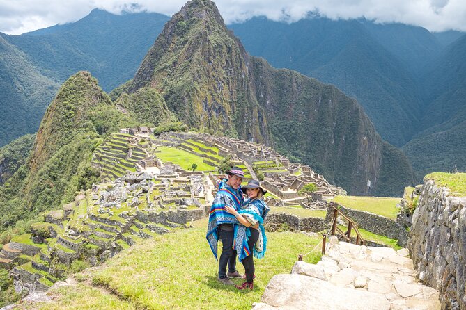 2-Day Tour: Sacred Valley & Machu Picchu – All Tickets Included - Ollantaytambo is the day’s strongest historical stop