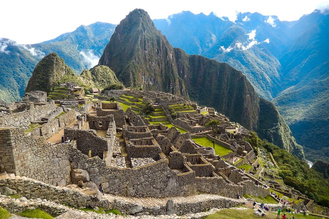 2-Day Tour: Sacred Valley & Machu Picchu – All Tickets Included - An overnight in Aguas Calientes keeps Machu Picchu manageable