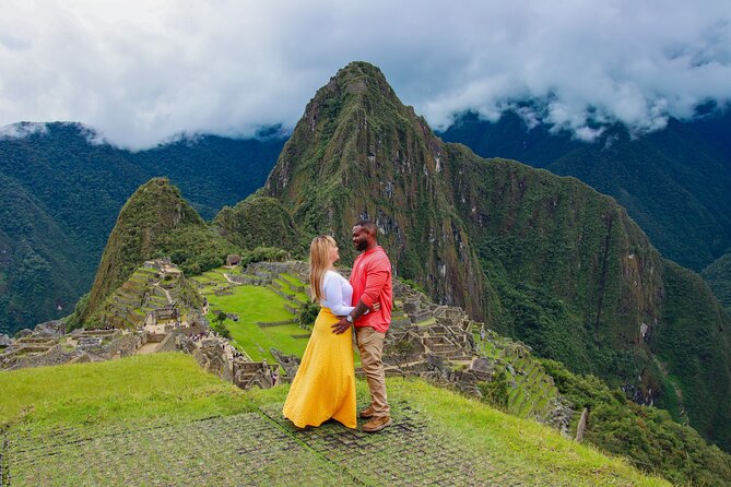 2-Day Tour: Sacred Valley & Machu Picchu – All Tickets Included - Starting above Cusco at 7:45 am