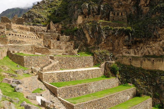 2 Days : Sacred Valley Conection Machu Picchu || Private Tour || - Urubamba Lunch and the Sacred River