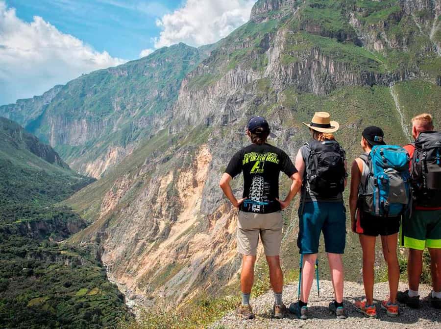 3-day trek to the Colca Canyon from Arequipa ending in Puno - Day 1: Cruz del Cóndor, Cabanaconde, and San Juan de Chuccho