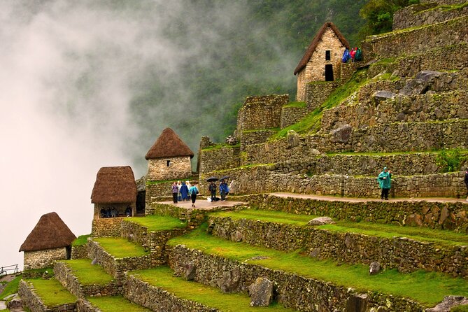 4 Days Inca Trail To Machu Picchu - Day Three: Runcurakay, Phuyupatamarca And Wiñaywayna