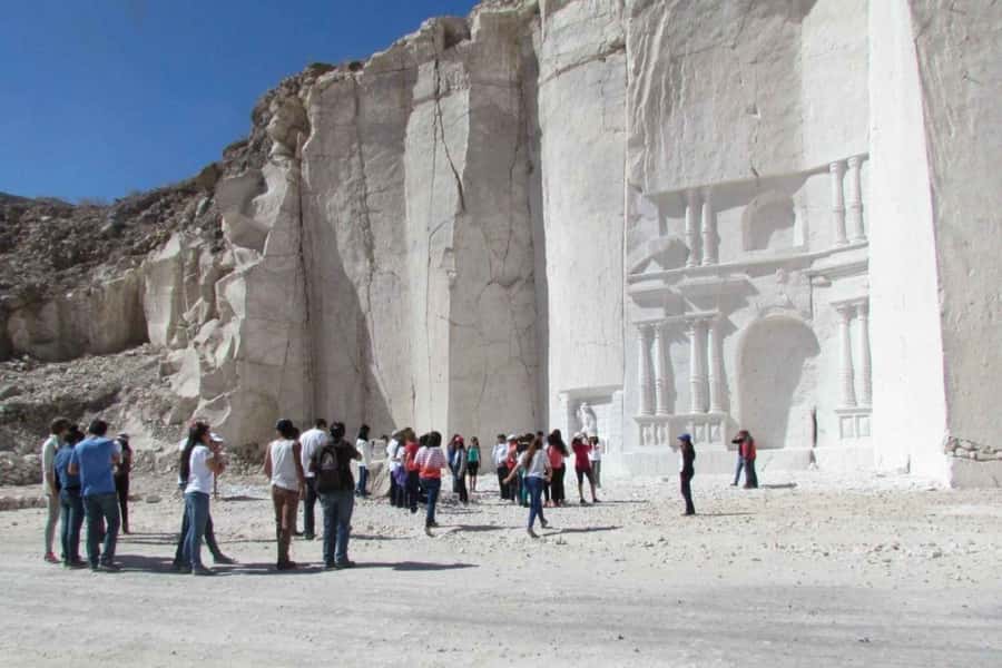 4-hour excursion: Sillar Route with Hiking in Culebrillas - Añashuayco Quarry and its towering stone walls