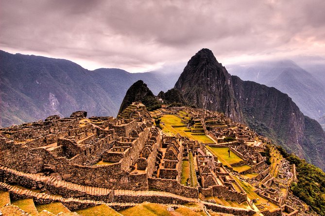 7-Day Tour from Cusco with Machu Picchu and Rainbow Mountain - Day 2: Pisac, Urubamba, Ollantaytambo, and the train
