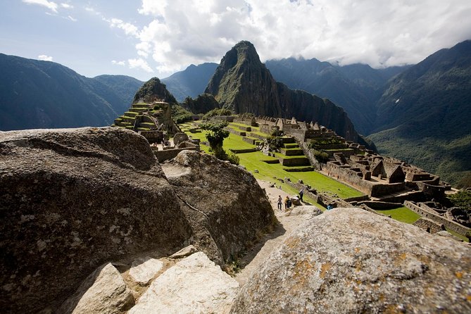 8-Day Peru Ancestral Energies - The Sacred Valley moves from weaving to Ollantaytambo