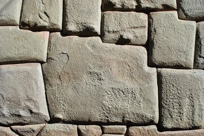 8-Days Peru, The Rise of the Inca Empire - The road from Cusco to Puno turns transit into sightseeing