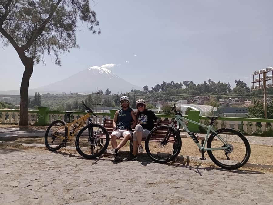 AREQUIPA BIKING CITY TOUR - Plaza de Armas and the first city streets