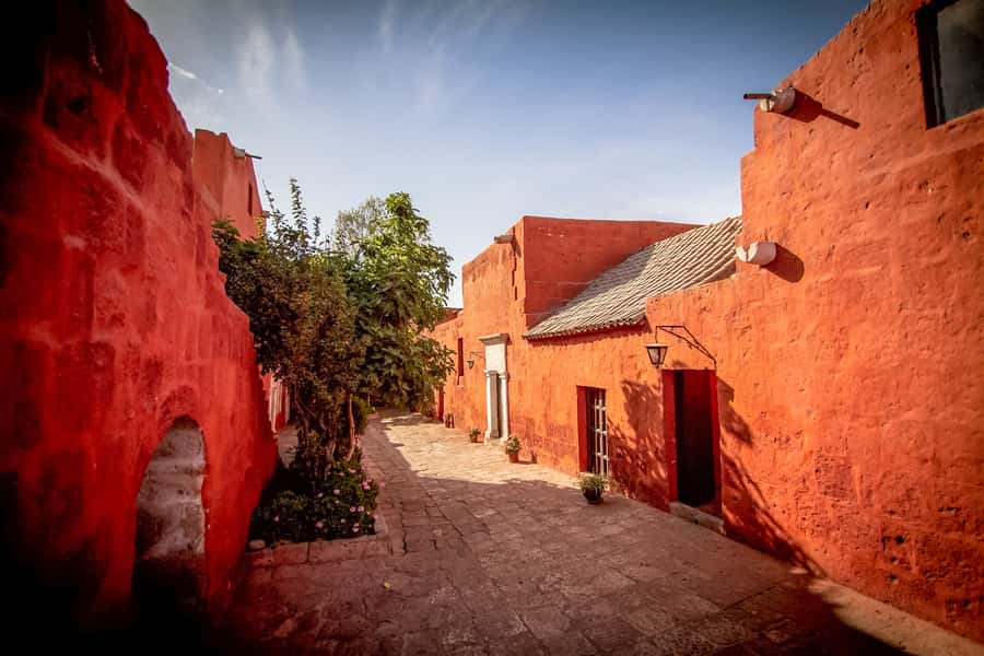 Arequipa: City Tour and Santa Catalina Monastery - What to Bring and What to Expect