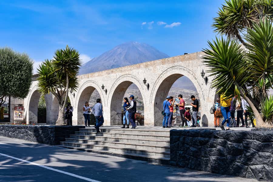Arequipa Food Tour: Ancestral Cuisine & City Tour - Plaza de Armas and the white-stone center