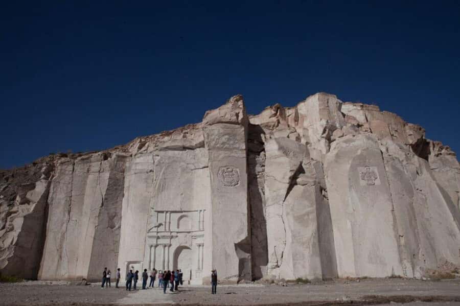 Arequipa: Half Day Sillar Route and Culebrillas Canyon + Yanahuara Viewpoint - Petroglyphs that reward a careful look