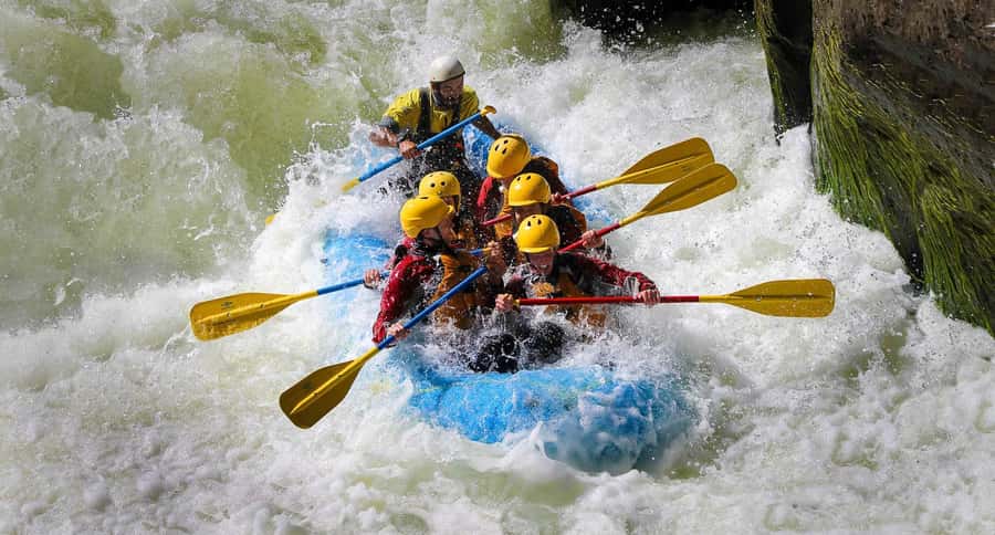 Arequipa: Rafting on the Chili River | Full adrenaline | - Starting in Arequipa and heading toward the Chili