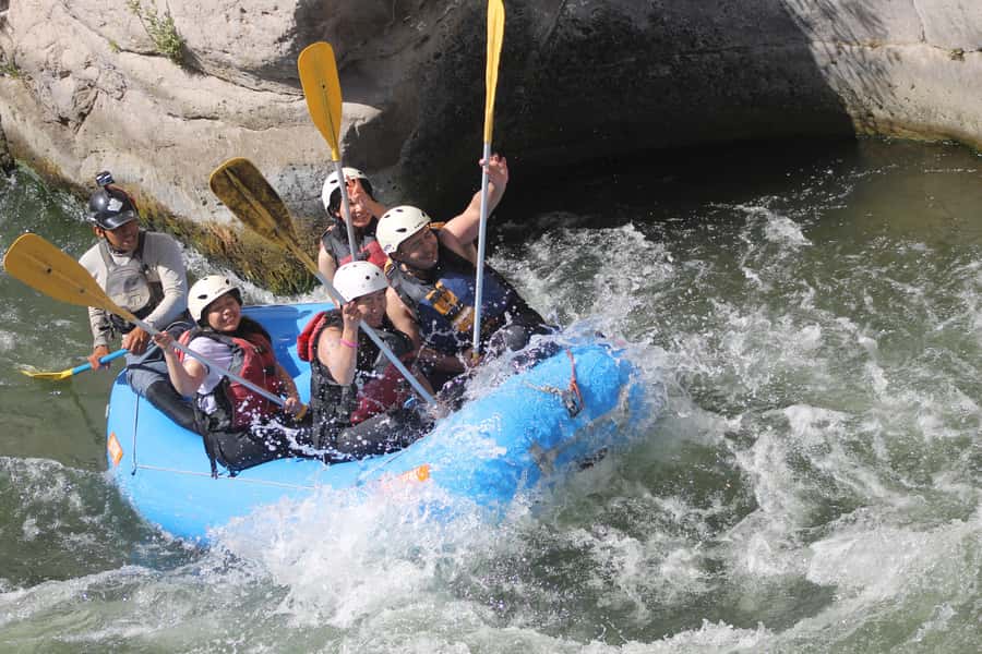 Arequipa: Rio Chili Rafting Tour with Snack - Class II rapids give you time to learn