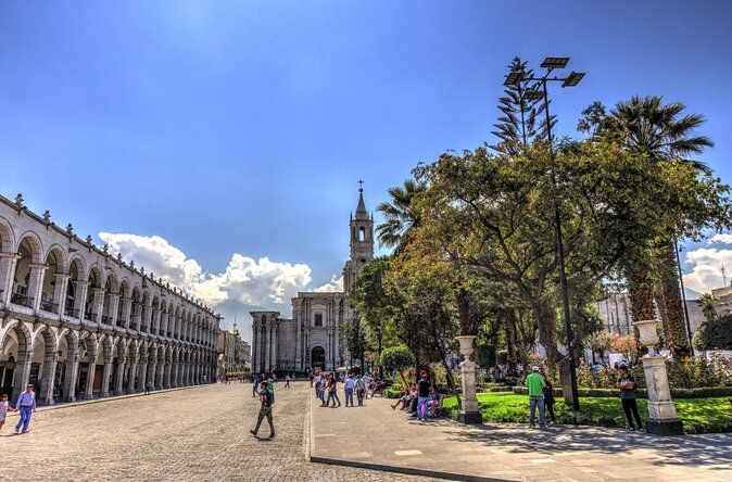 Arequipa Walking Tour city center and drinks experience - Tea, chocolate, and a useful pause