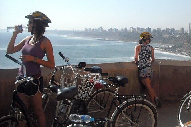 Bike Tour San Isidro, Miraflores and Barranco, - Guides who add more than directions