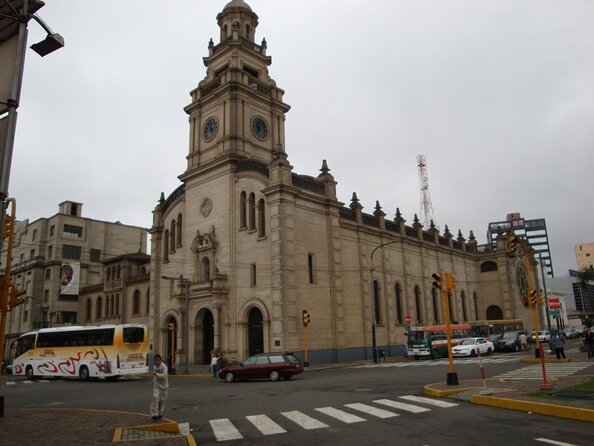 Bike Tour San Isidro, Miraflores and Barranco, - Miraflores on the coastal boardwalk
