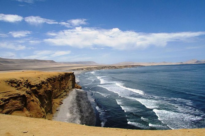 Buggy ride in Paracas National Reserve - The road crossing and convoy safety