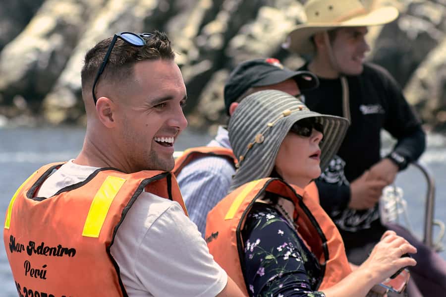 Callao: Swimming with Sea Lions Palomino Islands Boat Tour - What makes the guides important