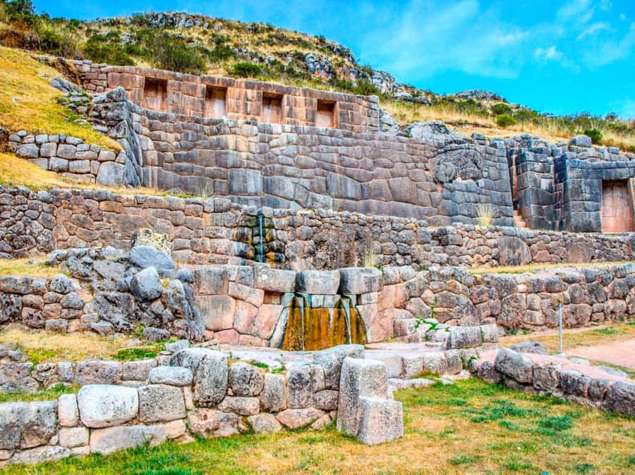 City Tour Cusco Qoricancha Sacsayhuaman y Tambomachay - Guides, languages, and the human side of the tour