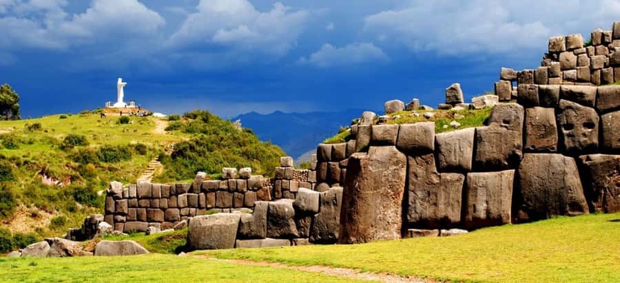 City Tour Cusco Qoricancha Sacsayhuaman y Tambomachay - Qorikancha and the collision of Inca and Spanish worlds