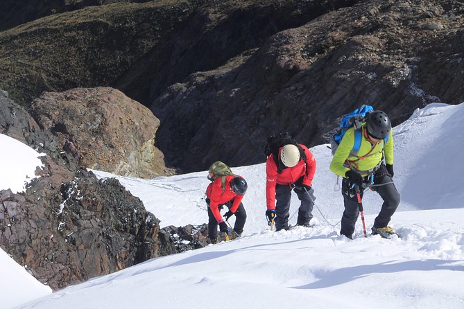 Climbing Mateo - Your first 5 thousand - The one-hour moraine approach