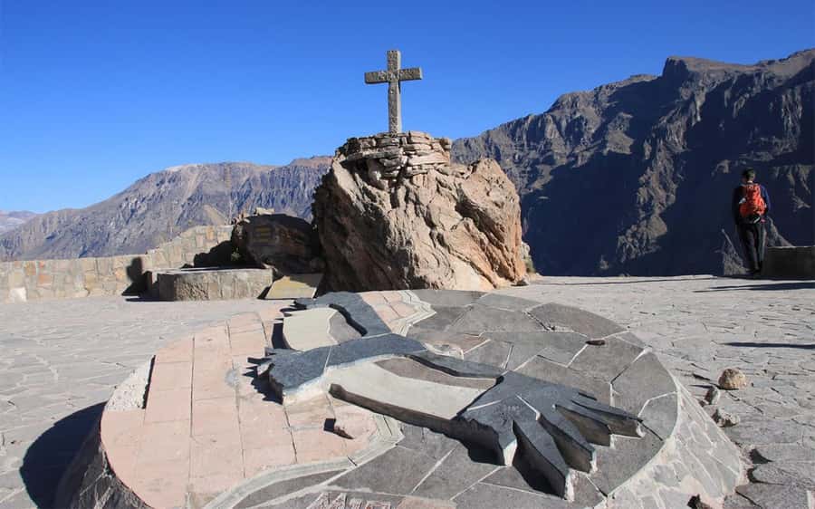 Colca Canyon Day Trip: From Arequipa to Puno - 11:30 AM at Chacapi hot springs