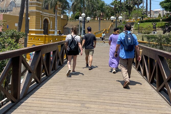 Colorful Barranco Tour and Street Art - Barranco’s main square and its bohemian character