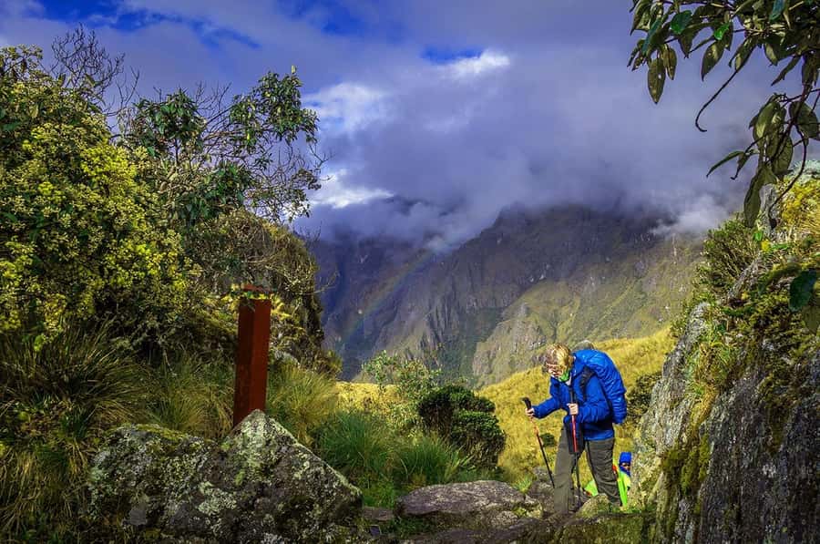 Cusco: 4-Day Inca Trail to Machu Picchu with Accommodation - Day one: from Cusco to Abra Málaga by bike
