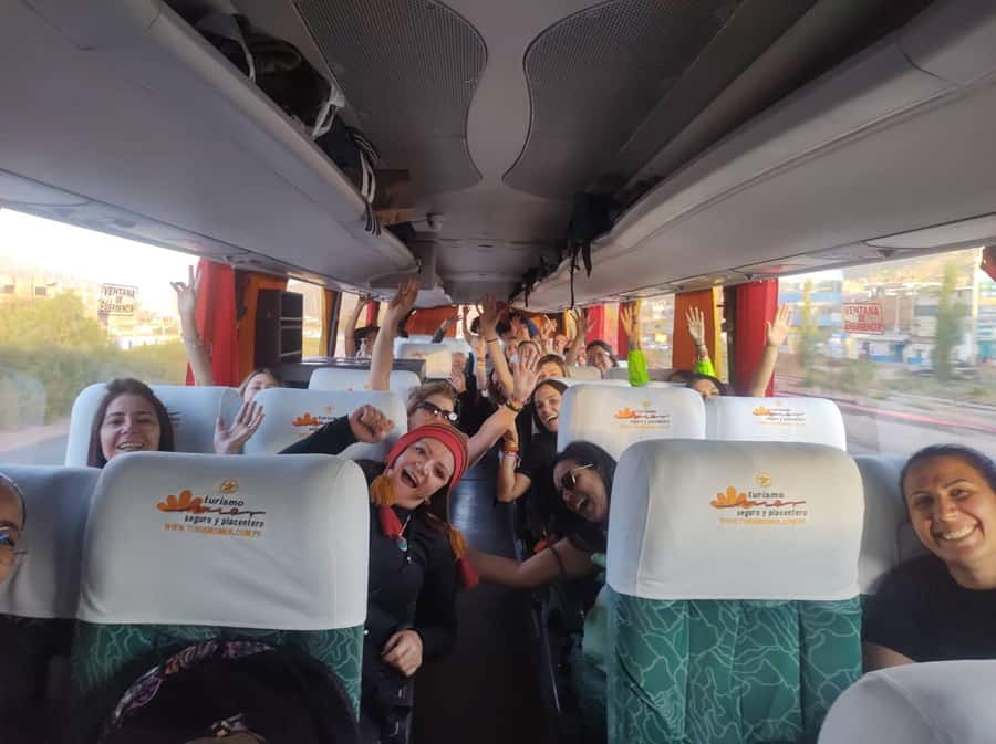 Cusco: Bus Turistico Puno Cusco con Tour y Buffet - Starting in Puno and settling into the coach