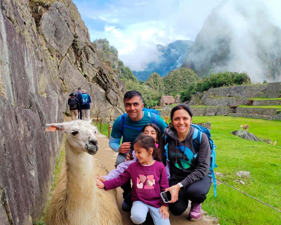 CUSCO: Full Day All Included Private Machu Picchu Experience - Lunch and your time in Aguas Calientes