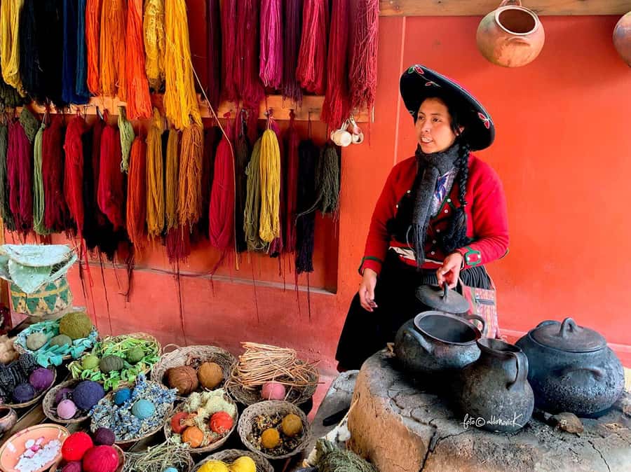 Cusco: Full-Day Sacred Valley History Tour - Chinchero shows a living Quechua tradition