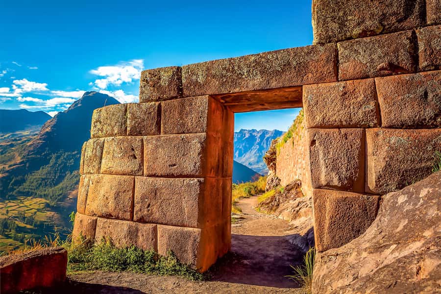Cusco: Full-Day Tour of The Sacred Valley With Lunch - Morning pickup and the road toward Pisac