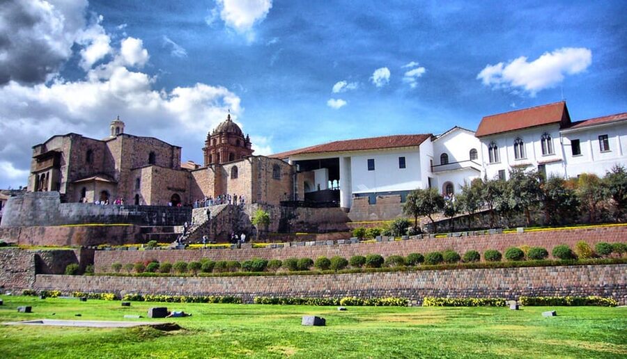 Cusco: Half-Day City Tour with Sacsayhuaman and Q'enco - The minivan keeps a scattered route manageable