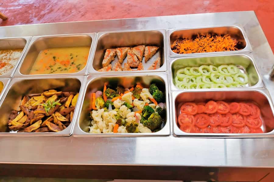 Cusco: Humantay Lake Tour with Breakfast and Buffet Lunch - The downhill return and the Mollepata buffet