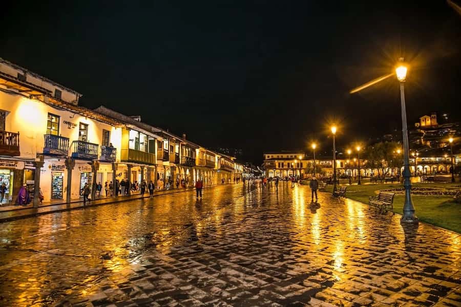 Cusco: Legends and History Night Tour with Pisco Sour - San Blas, where the legends become street-level stories