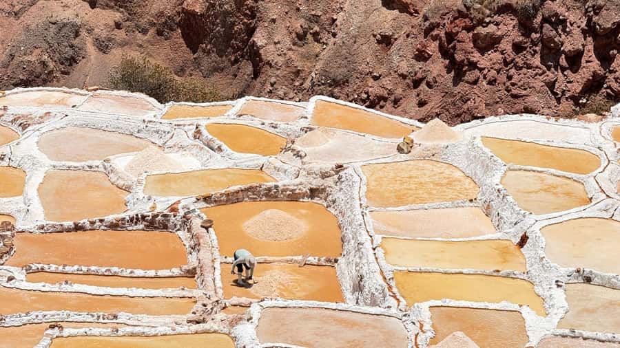 Cusco: Moray, Maras Salt Mines, and Chinchero Weavers Tour - Why this half-day route works from Cusco