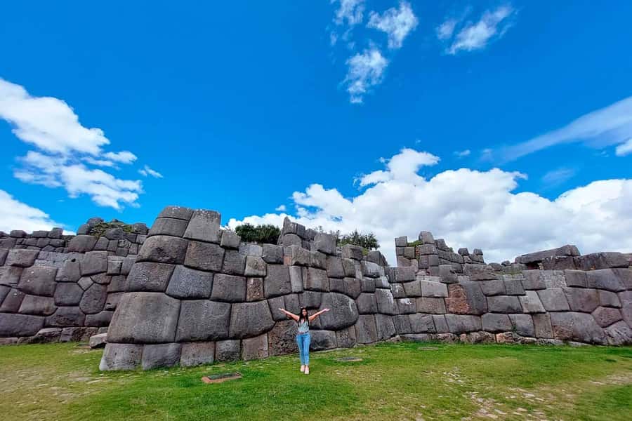 Cusco: Pisac, Sacsayhuaman, Q'enqo, and Tambomachay Tour - Starting in Cusco and heading toward Pisac