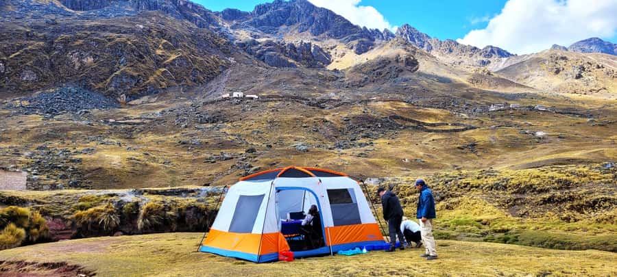 Cusco: Rainbow Mountain & Red Valley Tour with Picnic meals - The two-hour climb to Vinicunca