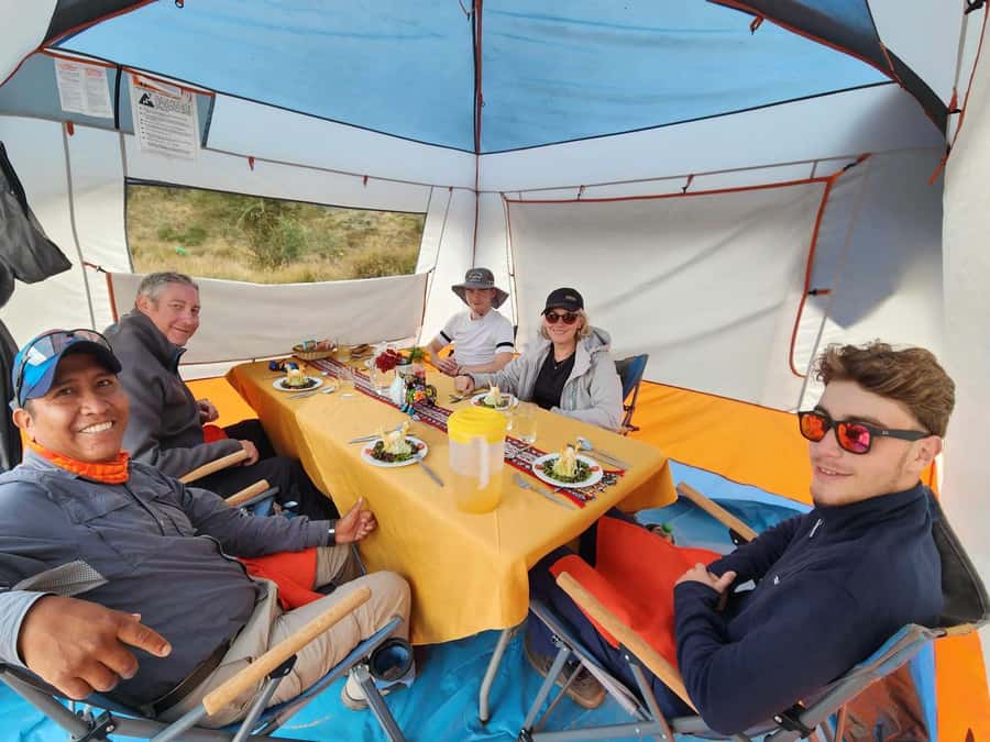 Cusco: Rainbow Mountain & Red Valley Tour with Picnic meals - The downhill walk and picnic lunch