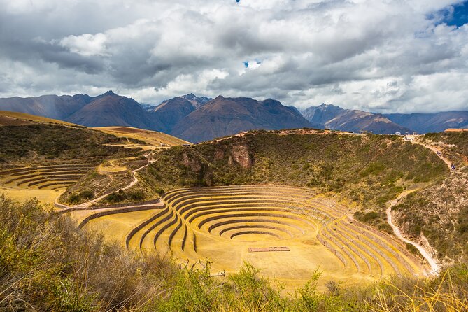 Cusco : Sacred Valley & Inca Trail to Machu Picchu 3 days - Day one: Alpacas, Inca terraces, and salt ponds
