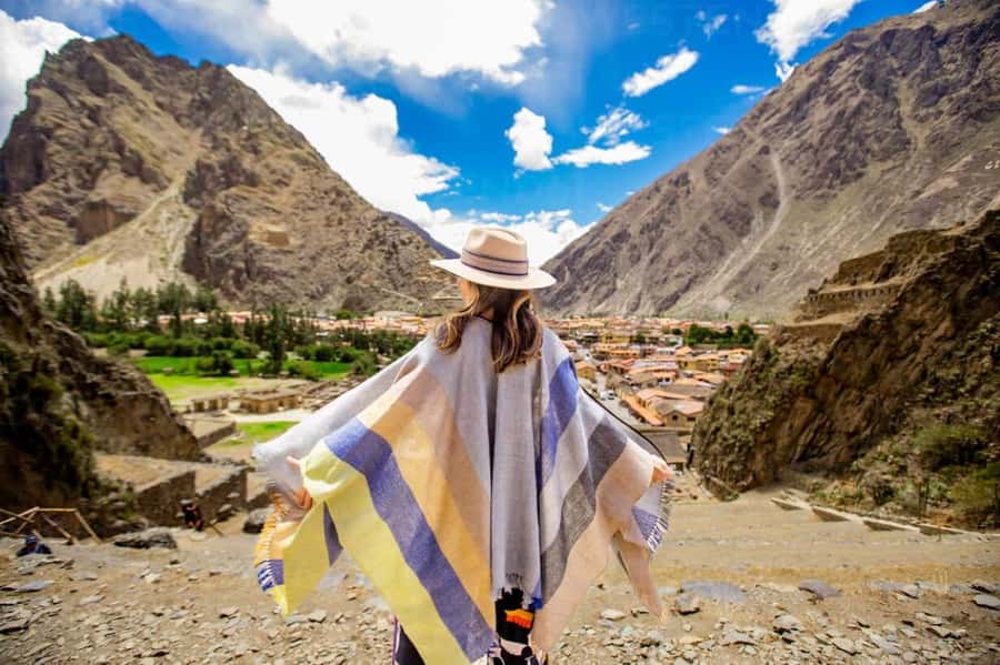 Cusco: Sacred Valley, Pisac, Ollantaytambo, Salt Mines Moray - Chinchero: weaving, dyes, and a sales stop