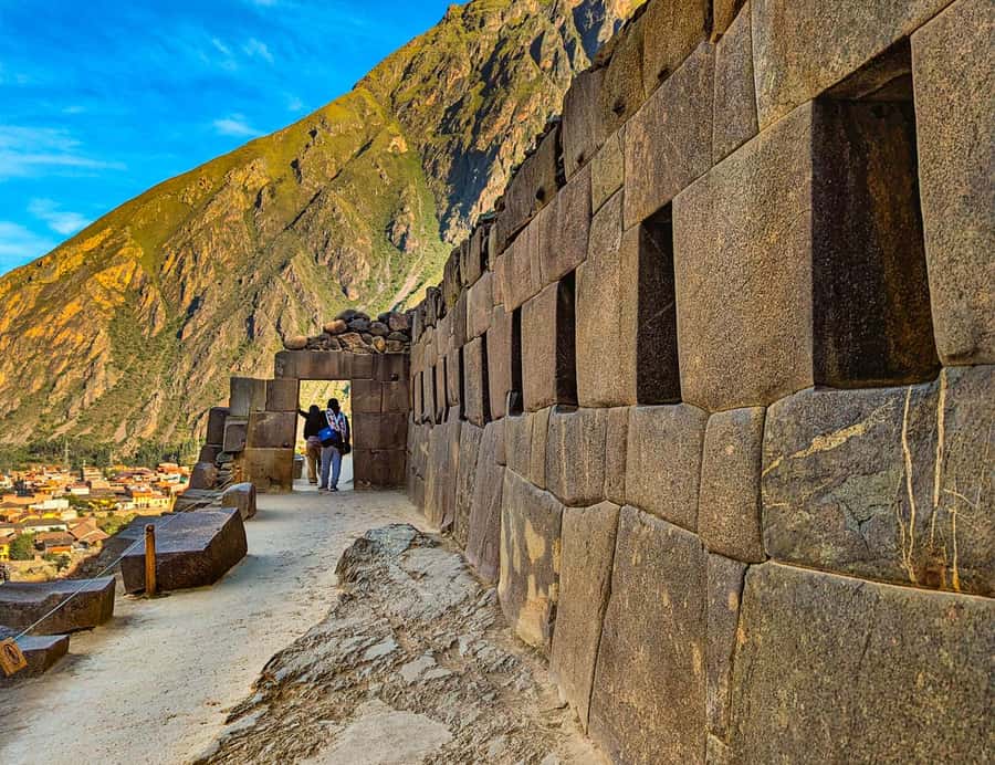 Cusco:Sacred Valley Pisaq,Ollantaytambo,Chinchero with Lunch - Pisac combines terraces, tombs, and a famous market