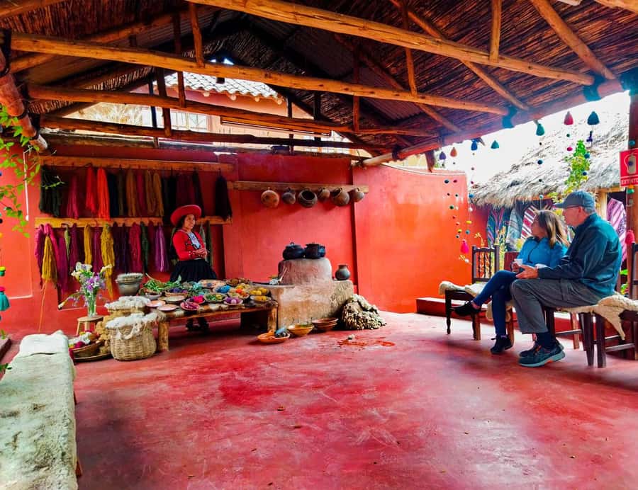 Cusco:Sacred Valley Pisaq,Ollantaytambo,Chinchero with Lunch - Ollantaytambo reveals the Inca military stronghold